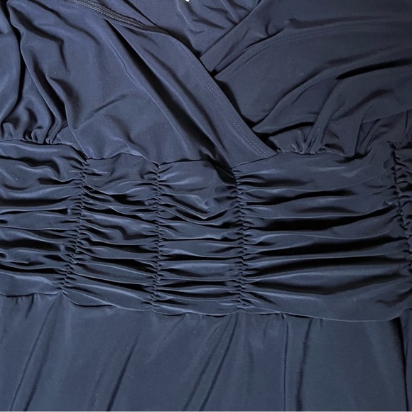 Women’s Plus Sized Dress - Picture 5 of 5